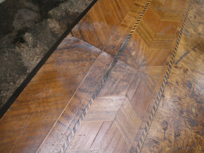 Starožitný rozkládací intarzovaný hrací stolek - 7