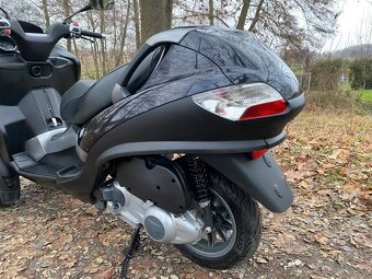 Piaggio MP3 - 7