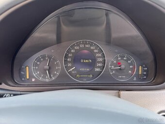 Mecedes-Benz CLK 240 V6i - 7