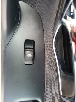 Kia Cee'd hatchback - 7