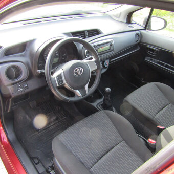 Toyota Yaris, 1,0i 51kw, BENZÍN, 2012, STK 4/2027 - 7