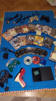 PlayStation 2 slim + příslušenství + hry - 7