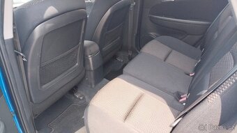 hyundai i30 1,4 16V - 7