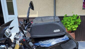 Triumph Speed Triple 1050 - 7