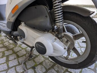 Piaggio Liberty 125 s velkým kufrem /boxem - 7