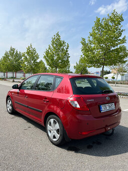 KIA CEED 1,4 CVVT COOL PLUS 73kw - červená metalíza - 7