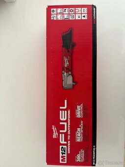Milwaukee M12 FUEL Uhlový rázový utahovák 3/8” - 7