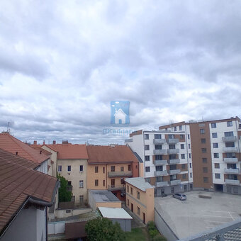 Pronájem bytu 1+KK s balkonem a terasou Plzeň - Slovany, uli - 7