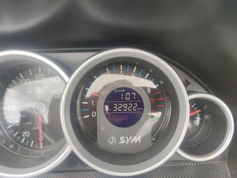 SYM GTS 300i ABS - 7