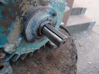 Prodám elektromotor MEZ 5,5kw 960 ot. 380V - 7