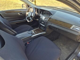 Prodám Mercedes-Benz E 200 BLUETEC 100kW - AUTOMATICKÁ PŘEV. - 7
