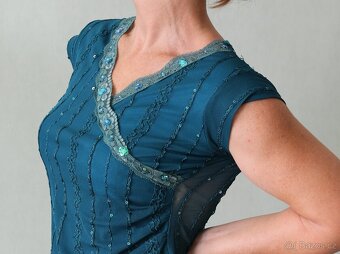 Společenský krajkový top s flitry vel.S - 7