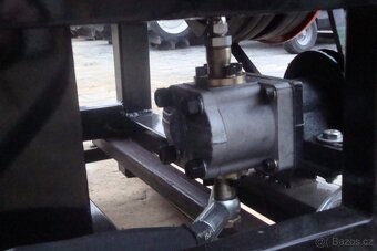 drtič větví, štěpkovač za traktor, hydraulic, do 20 cm větví - 7
