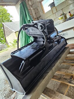 Svahovací lopata 140cm na JCB 3cx - 7