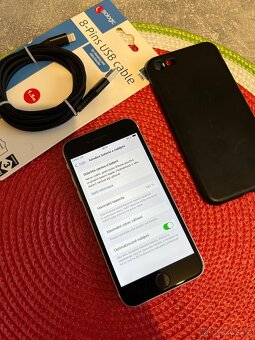Prodám iPhone SE2020 64gb (100% kondice baterie) - 7