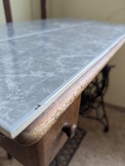 Stolek z šicího stroje - 7