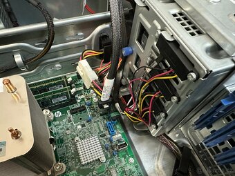 HP Proliant ml310e gen8 v2 - 7