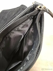 Tmavá taška crossbody 25 x 23 x 6 cm - 7