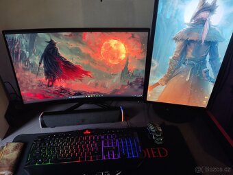 Kompletní balíček PC s monitory herním stolem i židlí - 7