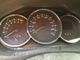 Renault Megane 3 1,6 16V 74kW 2011 III HB - díly - 7