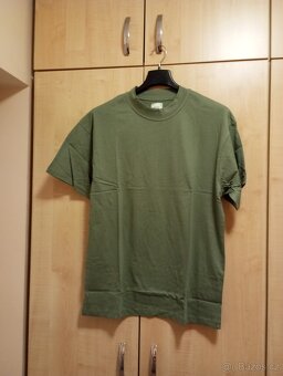 Vojenské maskáče a další vojenské oděvní součástky - 7