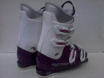 Lyžáky dívčí 23,5 - 7