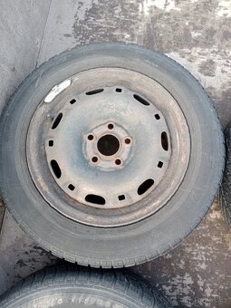 Zimní pneu i s diskem 185/60 R14 Fabia I - 7