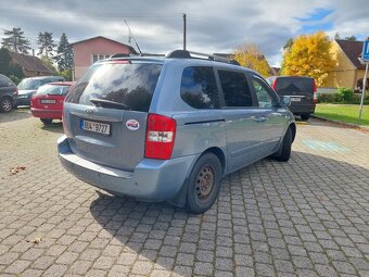 Kia Carnival - 7