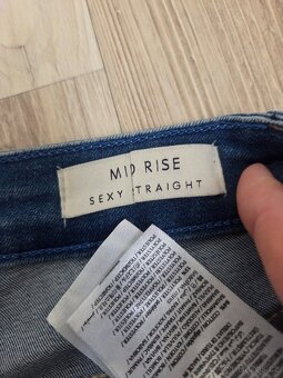 Guess Mid Rise sexy straight vel. 28 - 7