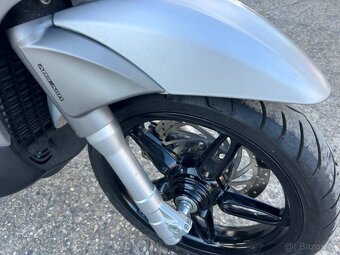 Piaggio Beverly 350 - 7