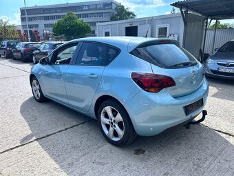 Opel Astra J 1,6 16V, 2009, tyrkysová, najeto 135.386 km - 7