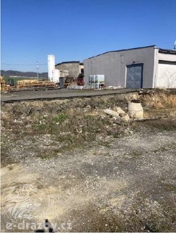 Stavební pozemek 2172 m2 určený pro komerční výstavbu, obec - 7