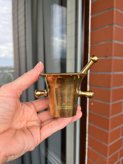 Malý mosazný hmoždíř 6 cm s tloukem - 7