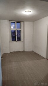 Nebytový prostor 99,8 m2 na náměstí Velvary - 7