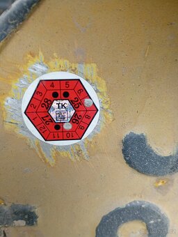 nosič kontejnerů 4x4 - 7