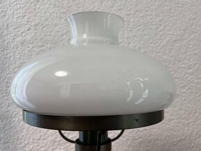 Stolní mosazná lampa s bílým stínidlem - 7