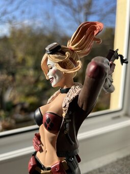 Harley Quinn - DC Bombshells - 7
