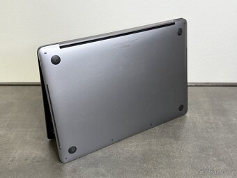 Macbook Pro 13" 2019 256GB SSD / i7 / 16GB - 7