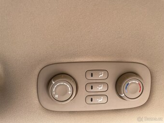 Prodám MPV Kia Carnival 2,9 136 kW, 7 místné vozidlo - 7
