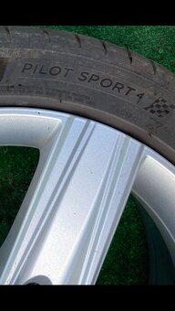 Alu kola 225/45R17 zánovní letní pneu 85%vzorek - 7