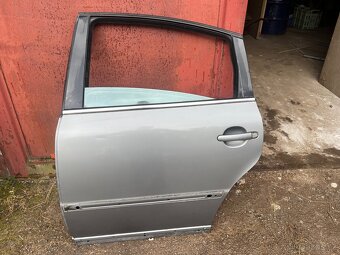 Levé / Pravé zadní dveře VW Passat B5,5 Sedan - 7