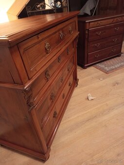 Starožitná komoda - 7