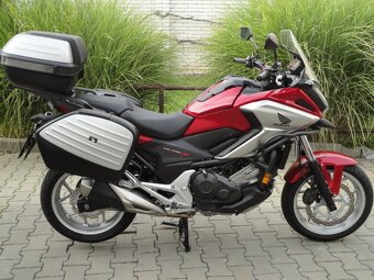 HONDA NX750X - 7