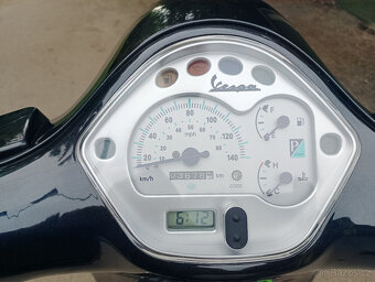 Skútr Vespa GTS 125 - 7