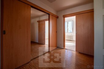 Prostorný byt 2+kk s balkonem v klidné lokalitě u metra Budě - 7