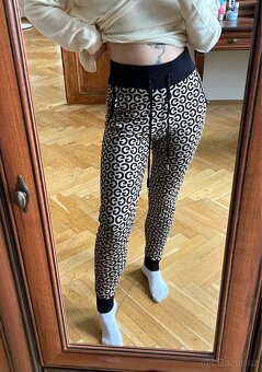 Dámské teplé kalhoty Guess - 7