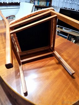 Kuchyňský stůl s židlemi - 7