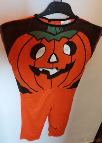 Nástěnné hodiny, sluchátka, kostým, kapsář, advent. kalendář - 7