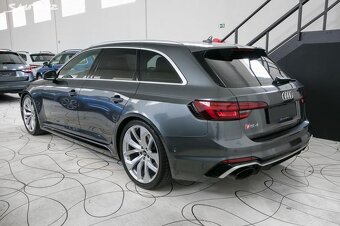 Audi RS4 Avant - 7
