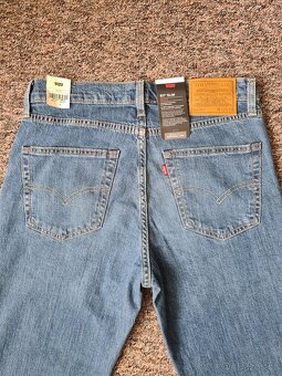 Levi Strauss - 7